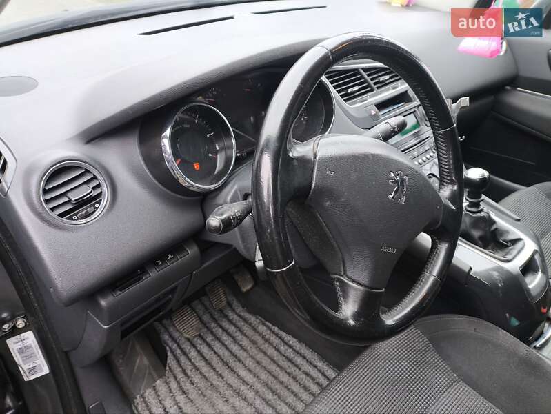 Микровэн Peugeot 5008 2009 в Звягеле