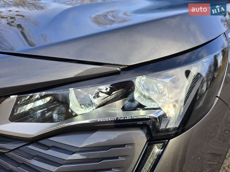 Внедорожник / Кроссовер Peugeot 5008 2021 в Калуше