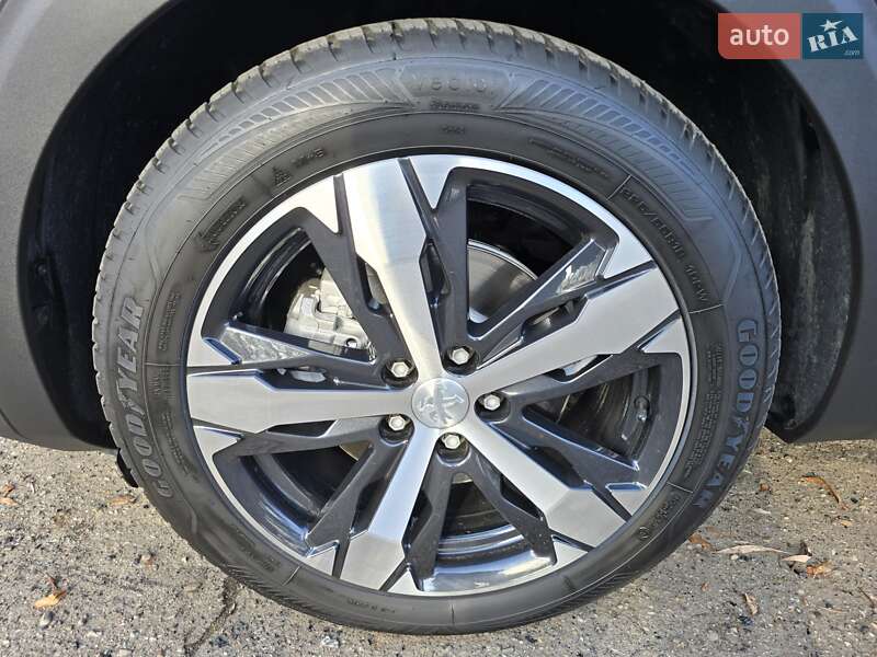 Внедорожник / Кроссовер Peugeot 5008 2021 в Калуше