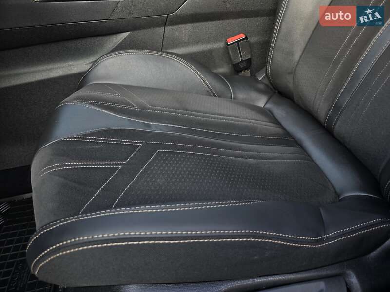 Внедорожник / Кроссовер Peugeot 5008 2021 в Калуше