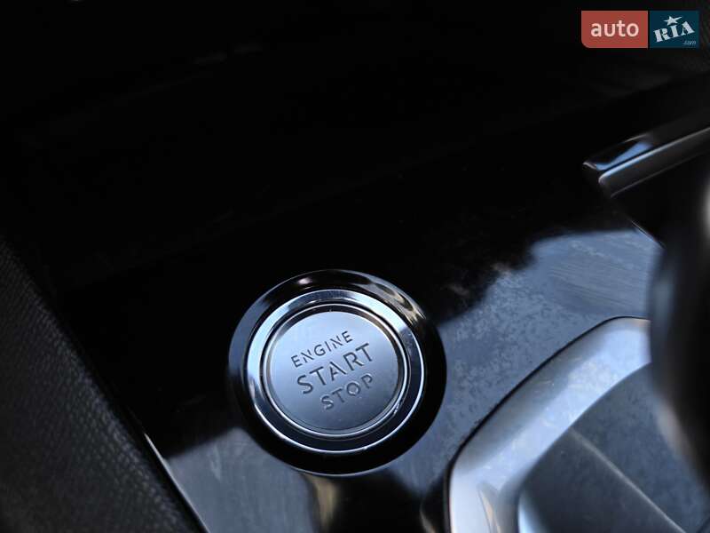 Внедорожник / Кроссовер Peugeot 5008 2021 в Калуше