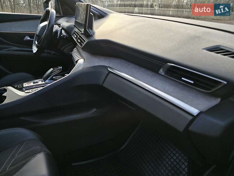 Внедорожник / Кроссовер Peugeot 5008 2021 в Калуше