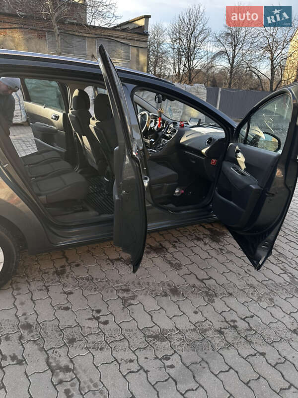 Микровэн Peugeot 5008 2013 в Калуше фото 5 Микровэн Peugeot 5008 2013 в Калуше
