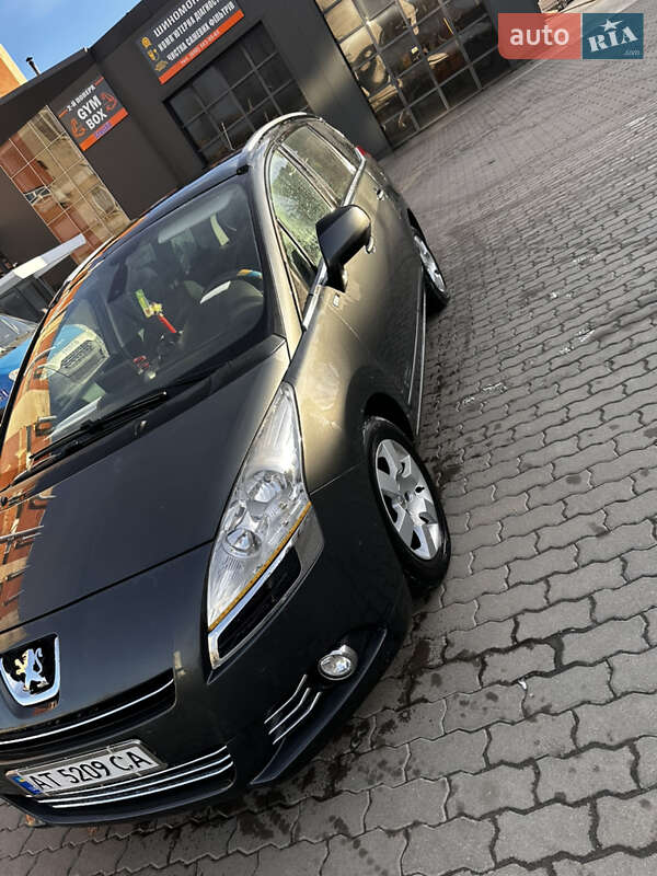 Микровэн Peugeot 5008 2013 в Калуше фото 10 Микровэн Peugeot 5008 2013 в Калуше