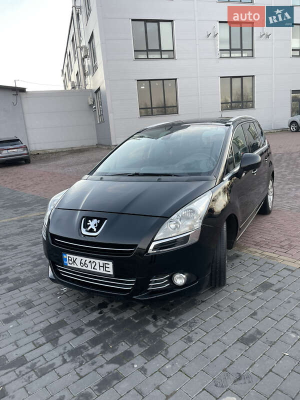 Peugeot 5008 2011 Peugeot 5008 2011