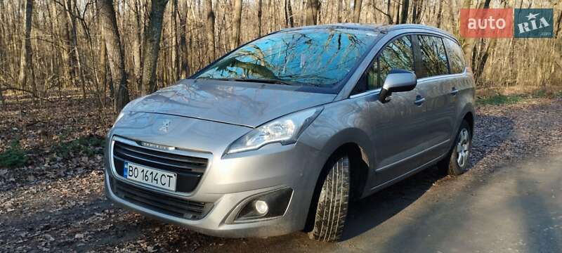 Микровэн Peugeot 5008 2015 в Тальном