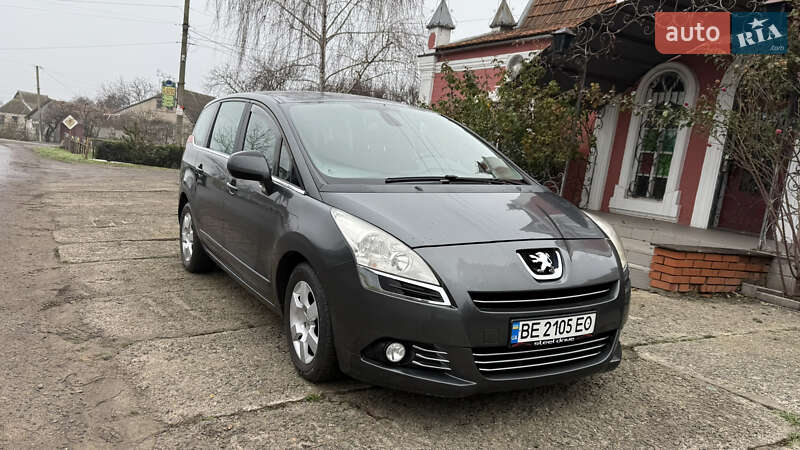 Мікровен Peugeot 5008 2011 в Новому Бузі