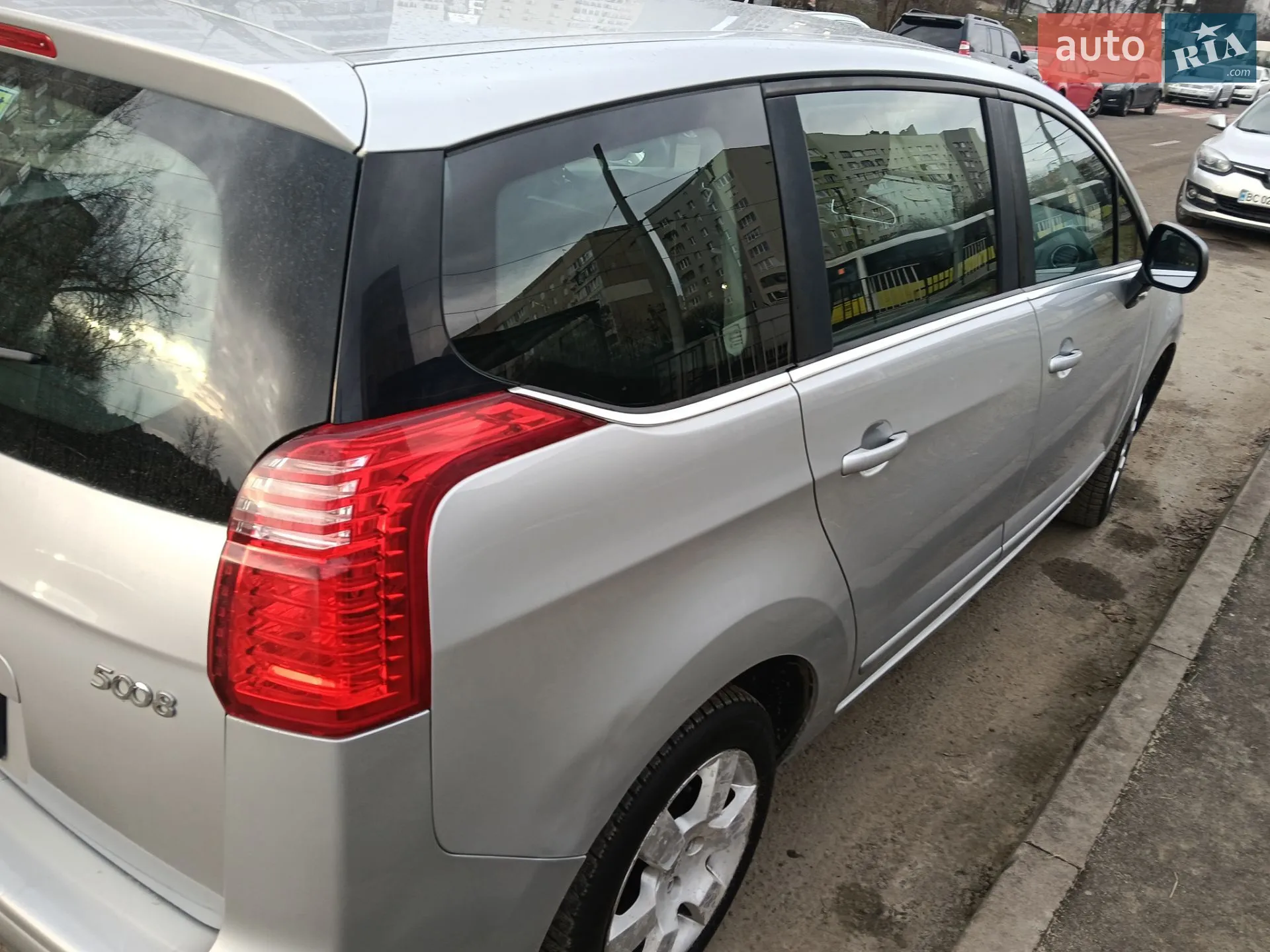 2010 Peugeot 5008 - мініатюра 11