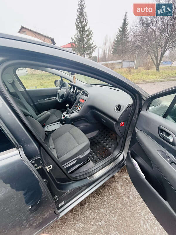 Микровэн Peugeot 5008 2013 в Конотопе