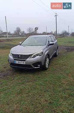 Внедорожник / Кроссовер Peugeot 5008 2018 в Лохвице