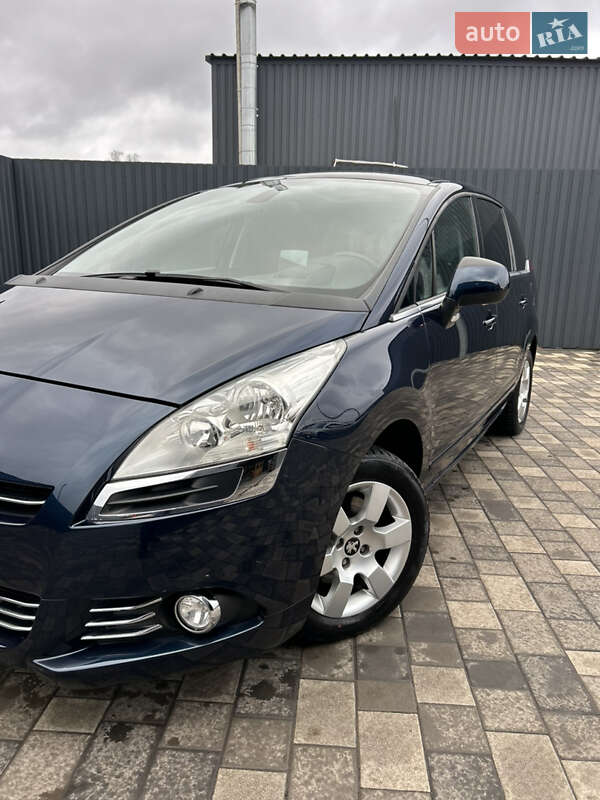 Мікровен Peugeot 5008 2011 в Полтаві