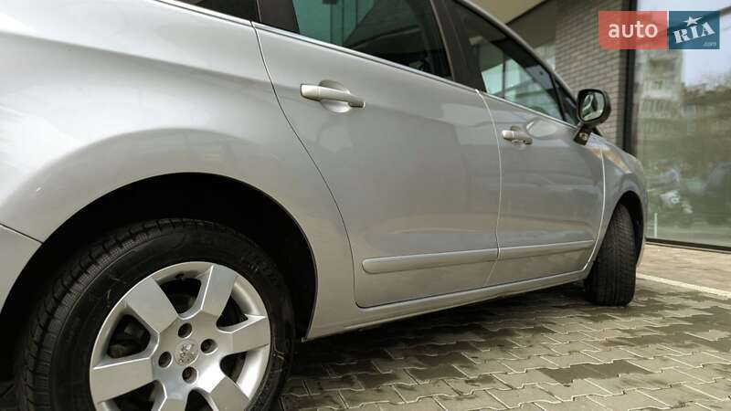 Мікровен Peugeot 5008 2011 в Івано-Франківську