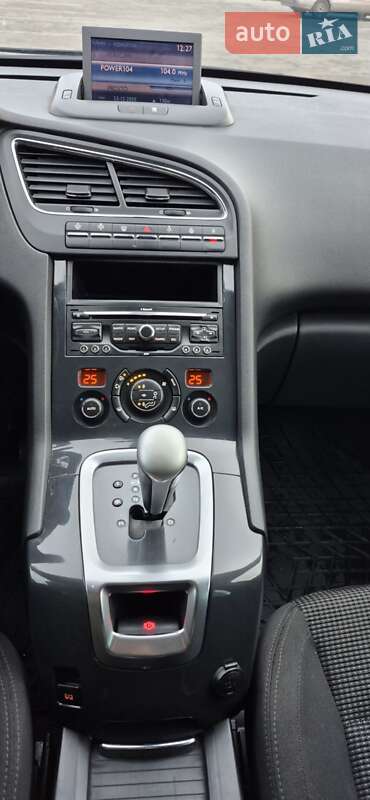 Микровэн Peugeot 5008 2010 в Киеве