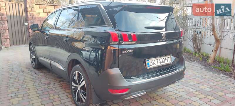 Позашляховик / Кросовер Peugeot 5008 2017 в Рівному