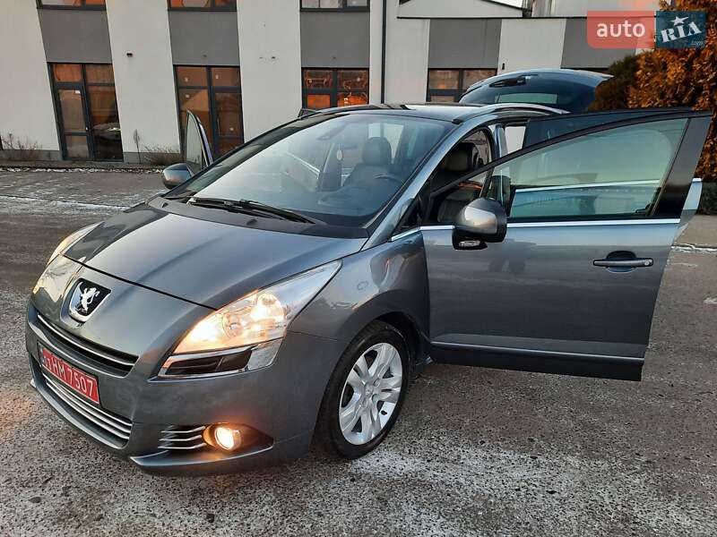 Peugeot 5008 2011