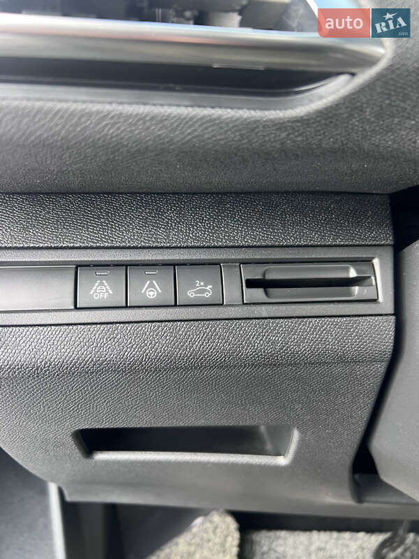 Позашляховик / Кросовер Peugeot 5008 2021 в Полтаві