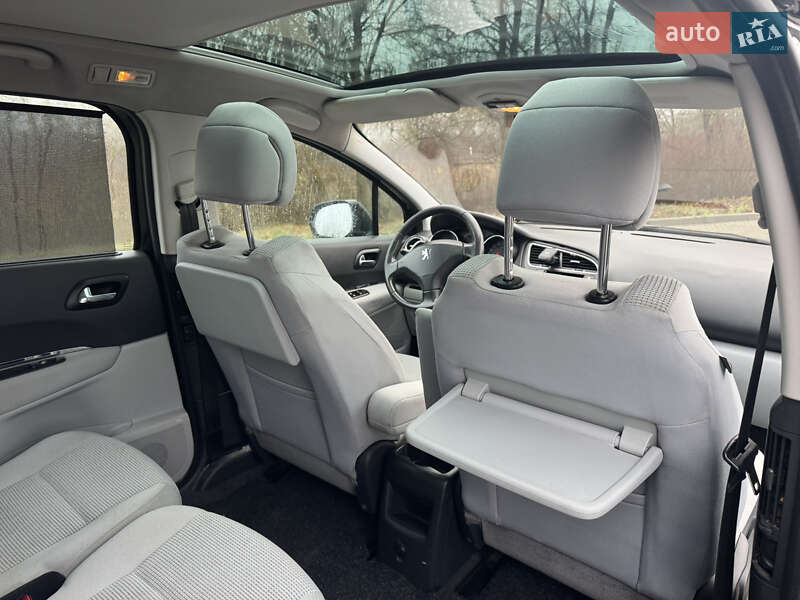 Мікровен Peugeot 5008 2010 в Ковелі