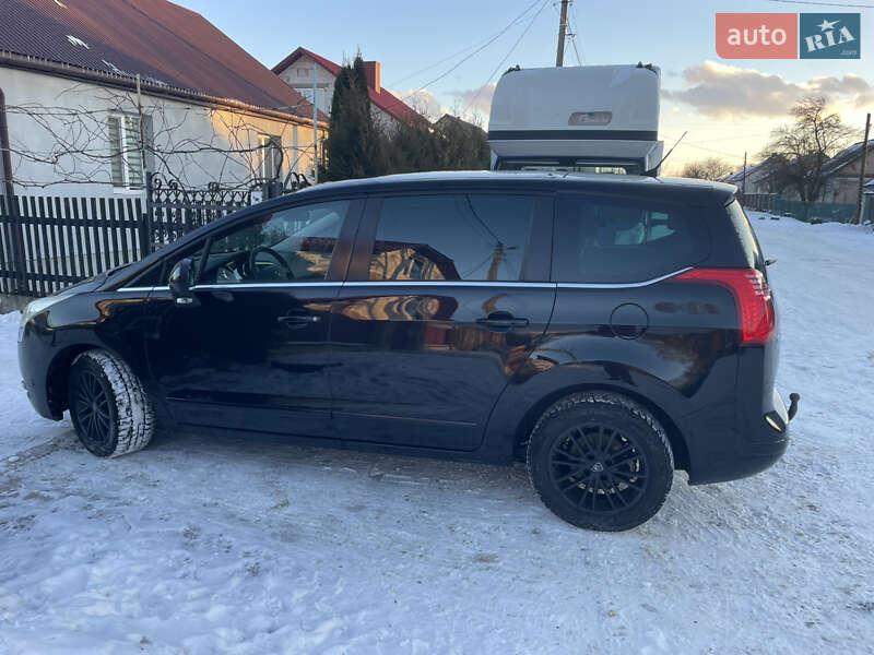 Микровэн Peugeot 5008 2010 в Почаеве