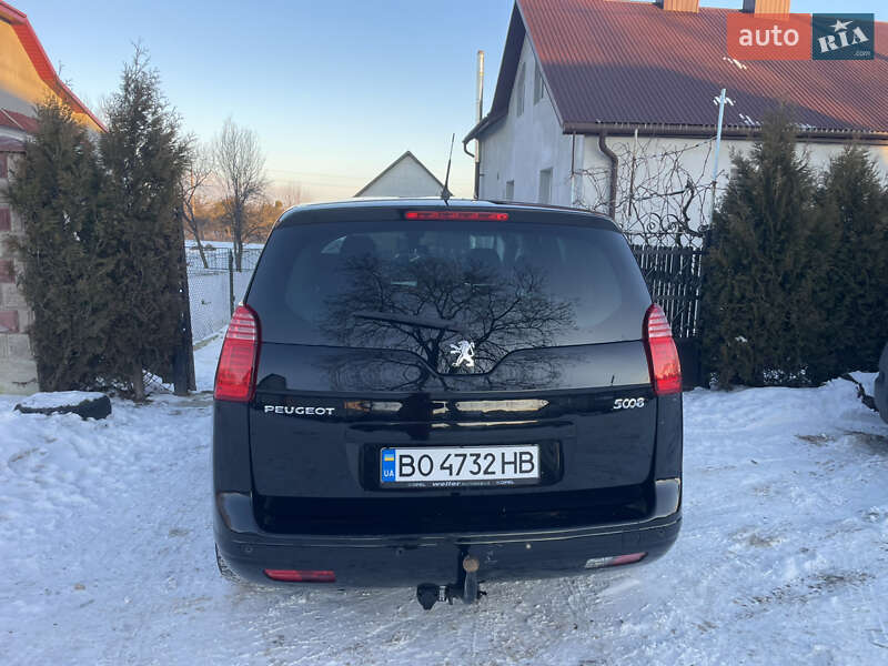 Микровэн Peugeot 5008 2010 в Почаеве