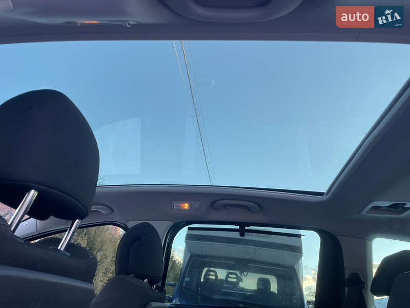 Микровэн Peugeot 5008 2010 в Почаеве