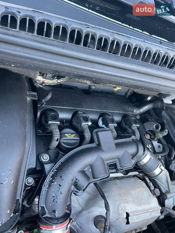 Микровэн Peugeot 5008 2010 в Почаеве