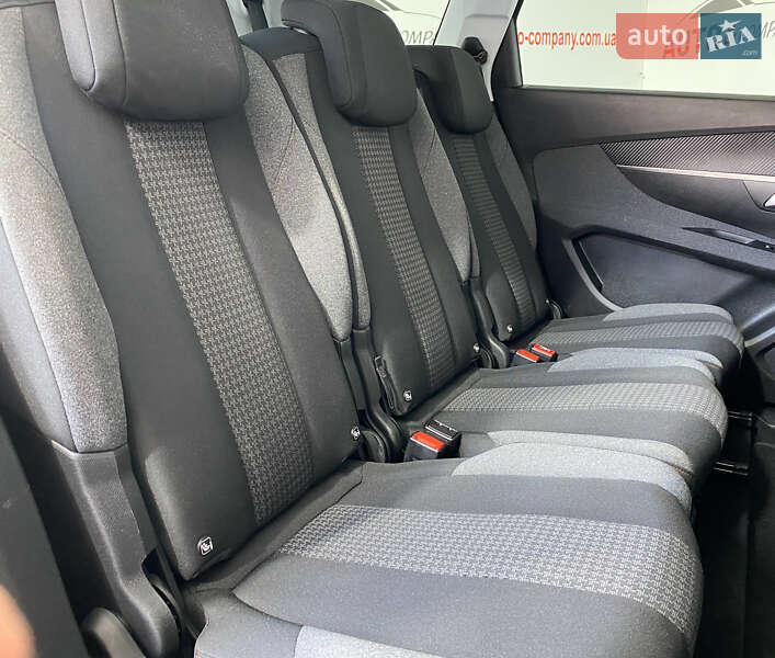 Внедорожник / Кроссовер Peugeot 5008 2020 в Львове