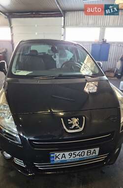 Микровэн Peugeot 5008 2011 в Киеве