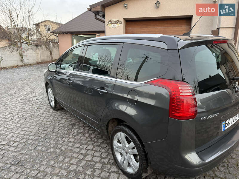 Микровэн Peugeot 5008 2013 в Дубно