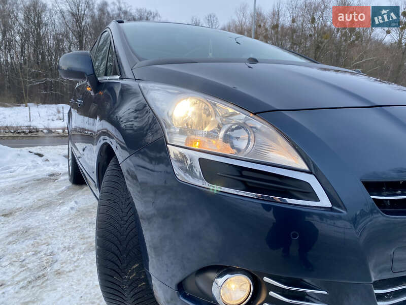 Микровэн Peugeot 5008 2012 в Львове