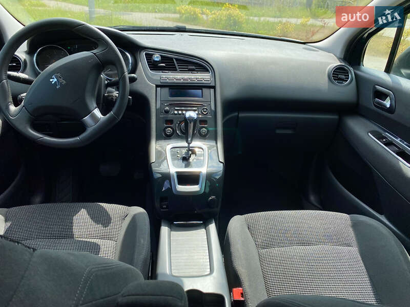 Микровэн Peugeot 5008 2012 в Львове