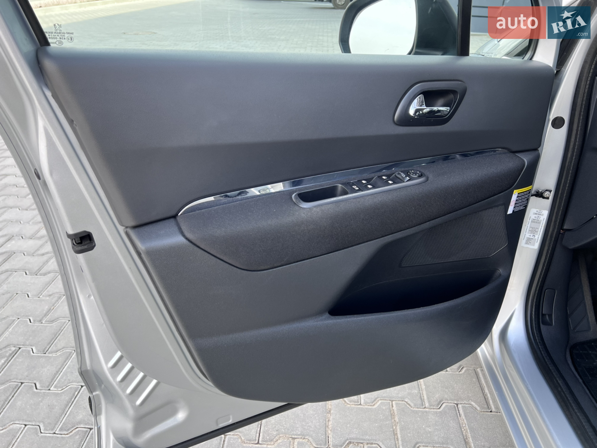 2011 Peugeot 5008 - мініатюра 26