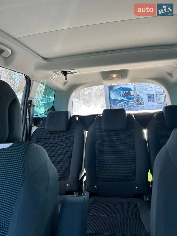 Микровэн Peugeot 5008 2012 в Львове