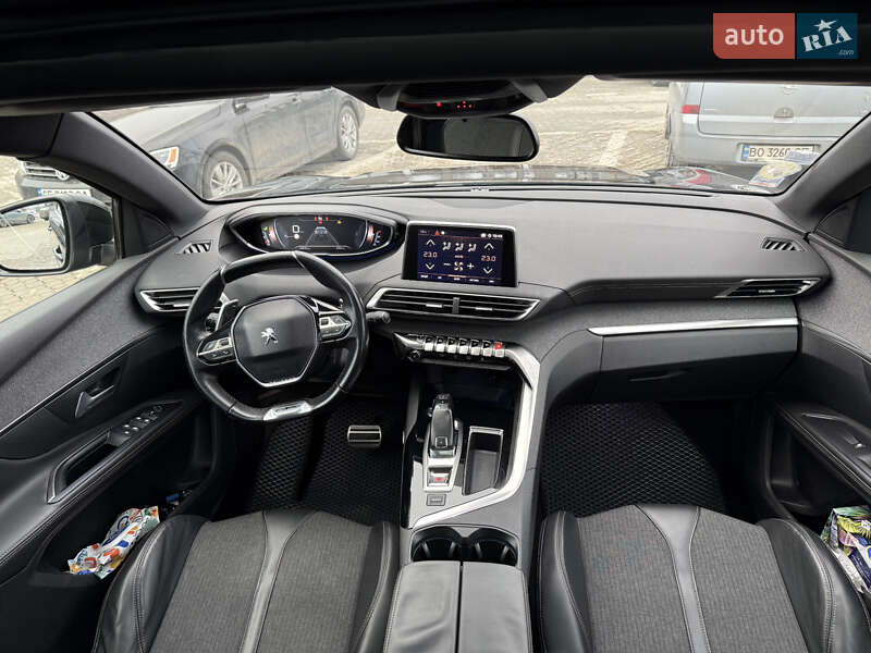 Внедорожник / Кроссовер Peugeot 5008 2017 в Черновцах