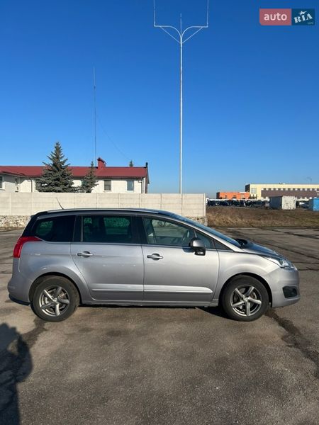 Микровэн Peugeot 5008 2015 в Виннице