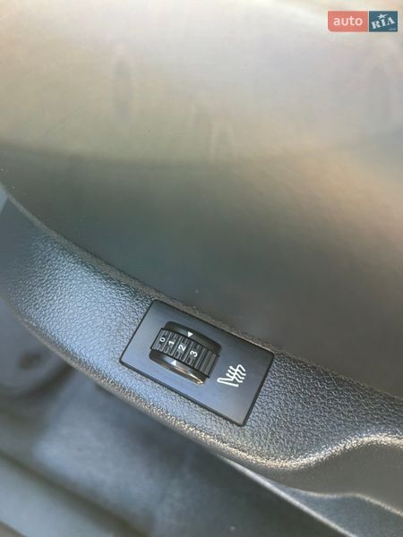 Микровэн Peugeot 5008 2015 в Виннице