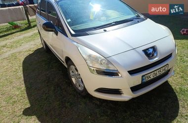 Мікровен Peugeot 5008 2011 в Костопілі