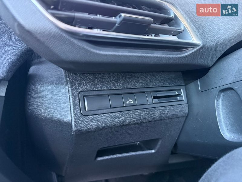 Внедорожник / Кроссовер Peugeot 5008 2019 в Тернополе