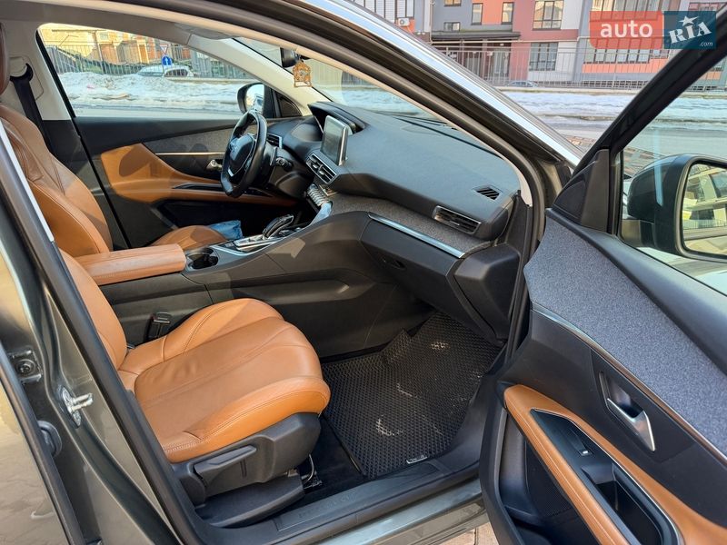 Внедорожник / Кроссовер Peugeot 5008 2017 в Тернополе