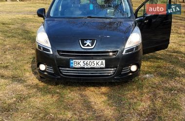 Микровэн Peugeot 5008 2011 в Сарнах