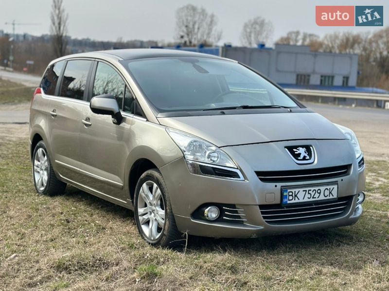 Peugeot 5008 2011