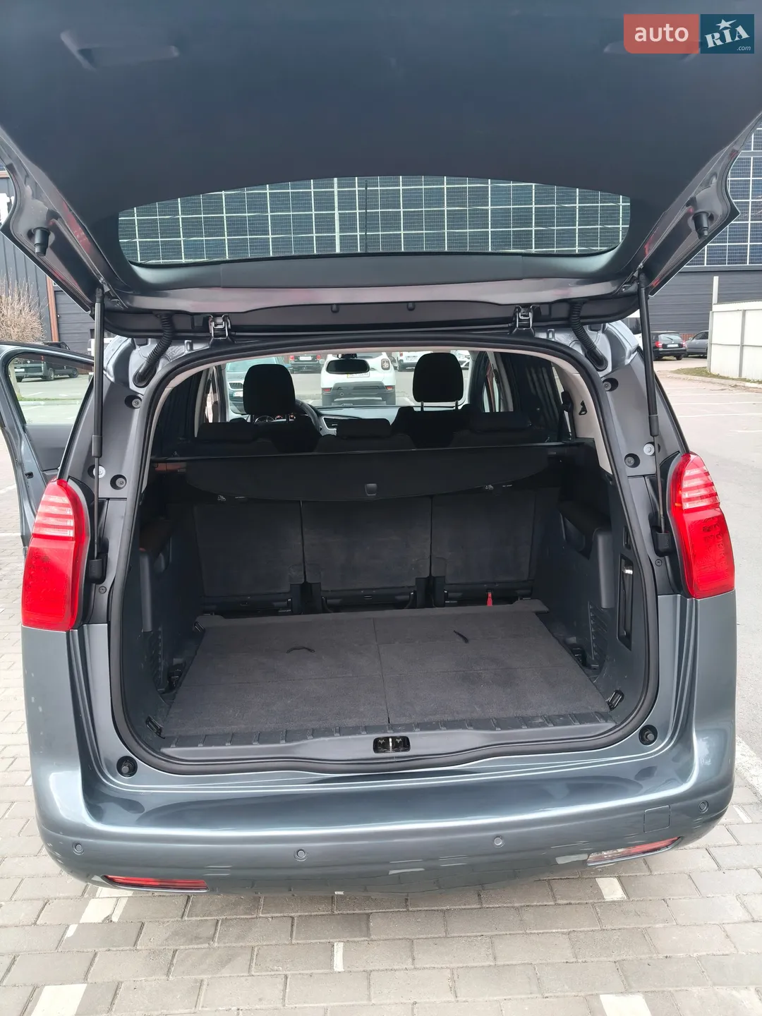 2011 Peugeot 5008 - мініатюра 9