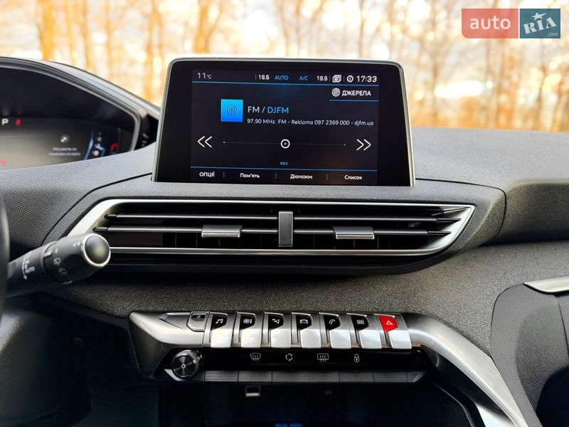 Внедорожник / Кроссовер Peugeot 5008 2019 в Луцке