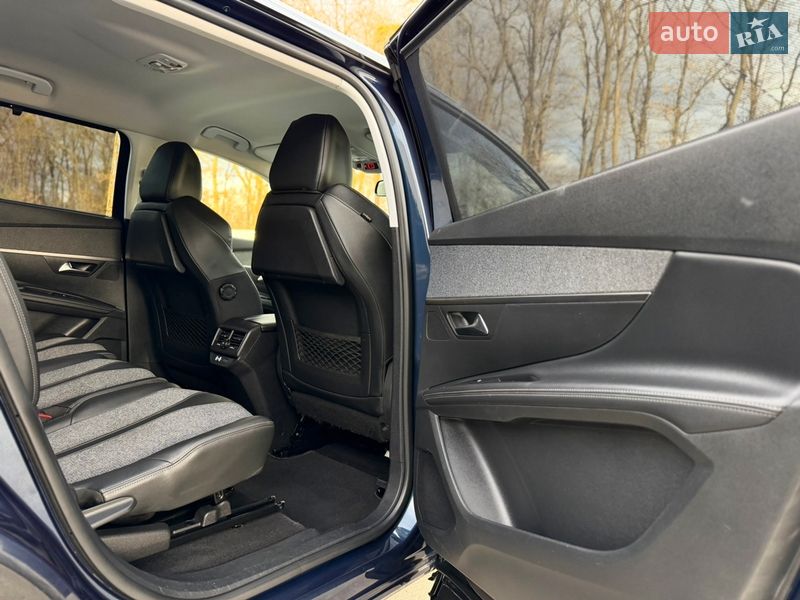 Внедорожник / Кроссовер Peugeot 5008 2019 в Луцке