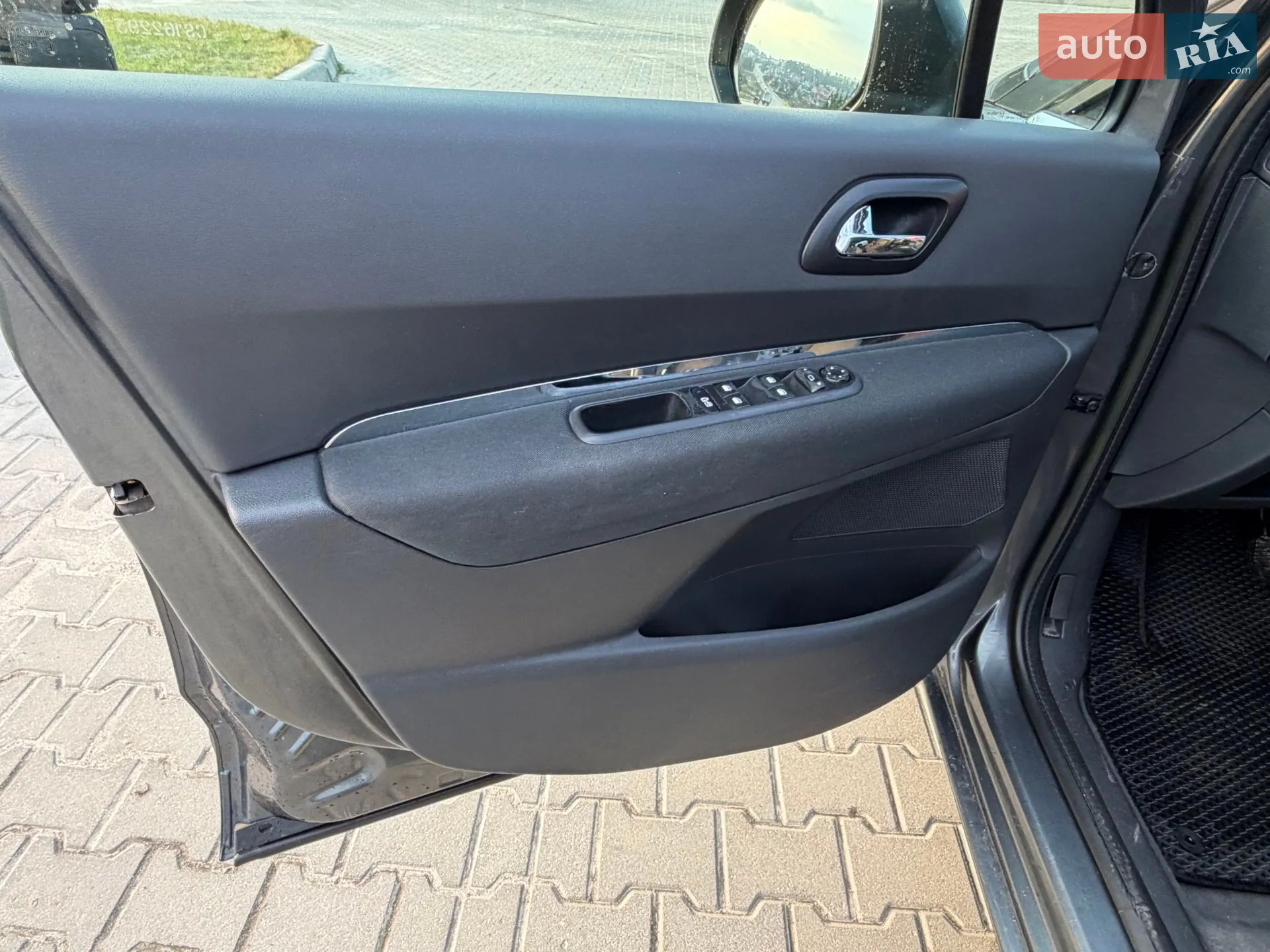2012 Peugeot 5008 - мініатюра 15