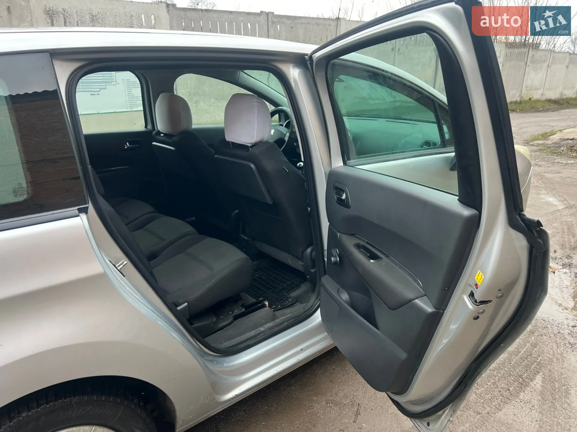 2010 Peugeot 5008 - мініатюра 9