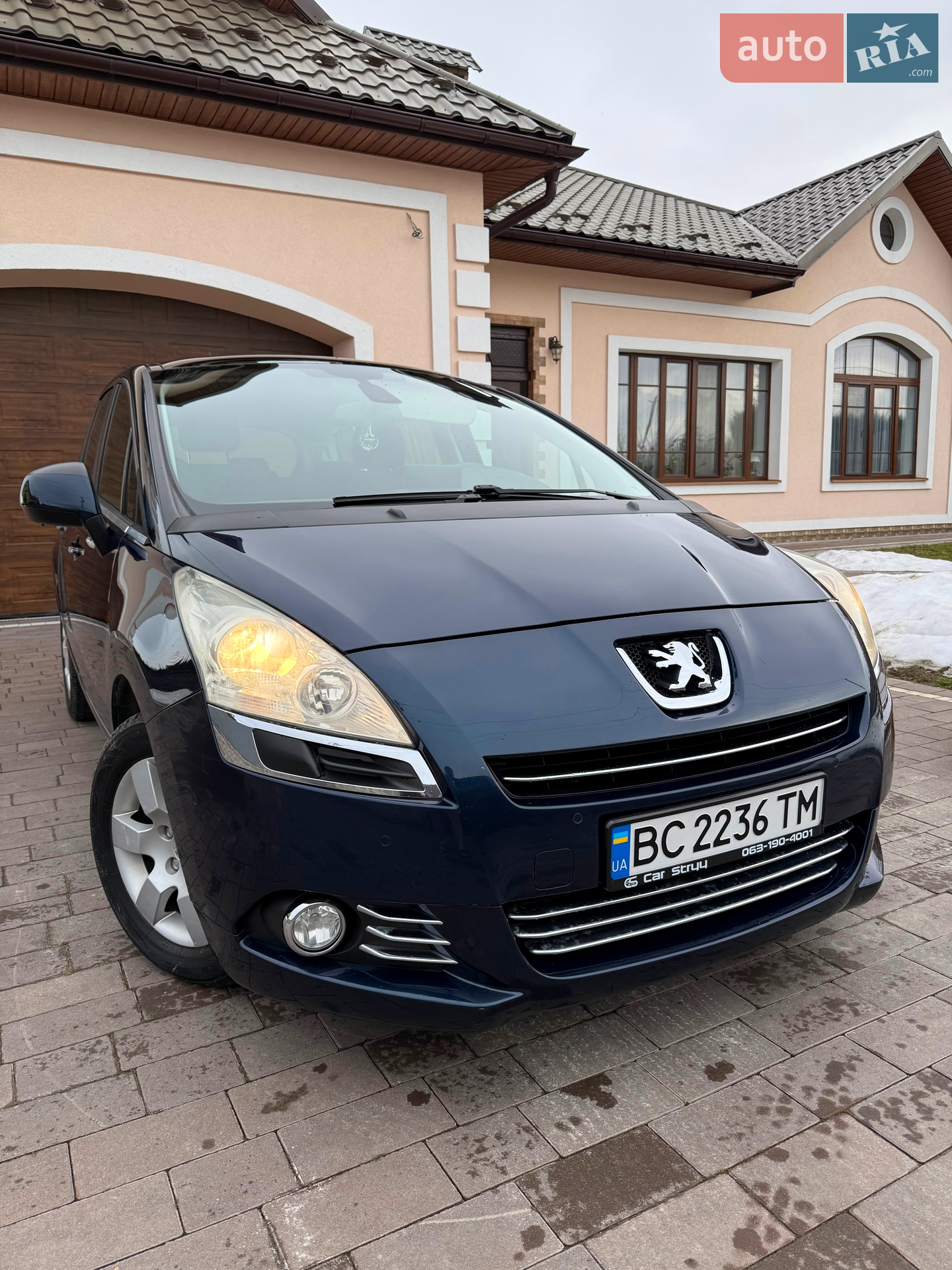 2011 Peugeot 5008 - фото 1