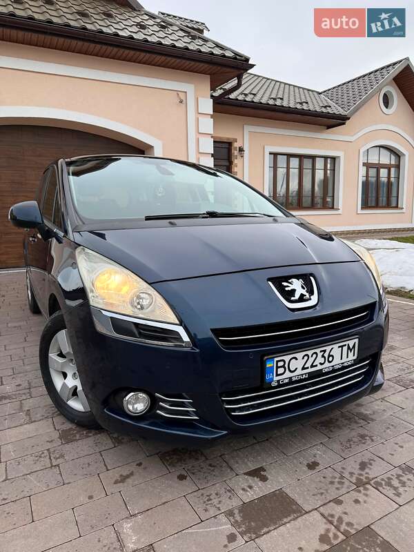 Peugeot 5008 2011
