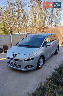 Микровэн Peugeot 5008 2011 в Киеве