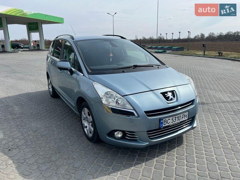 Peugeot 5008 2011