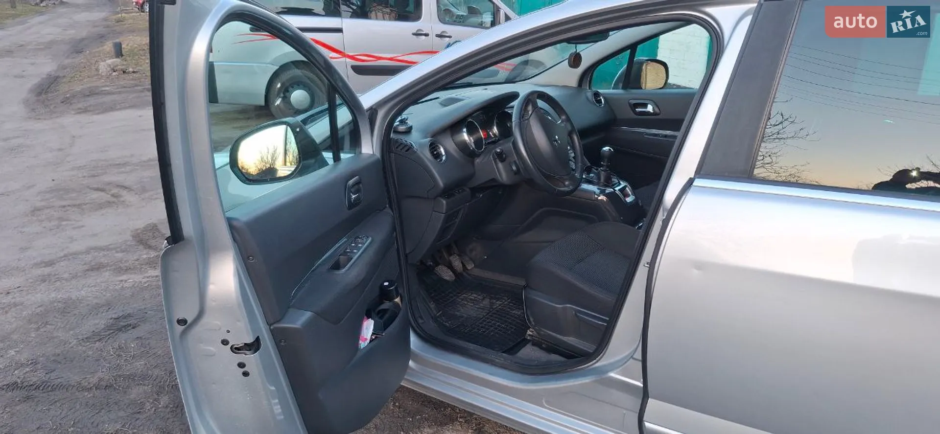 2011 Peugeot 5008 - мініатюра 10